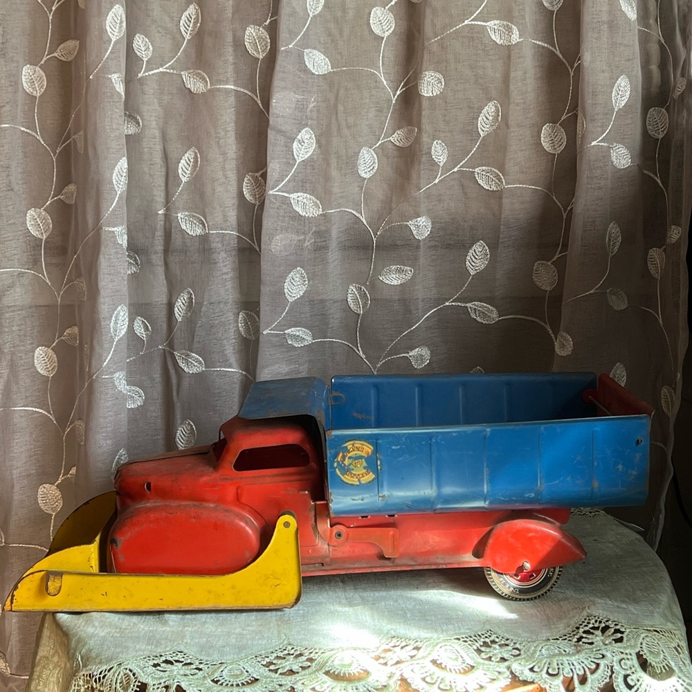 Vintage Marx Lumar Contractors Front Load Dump Truck